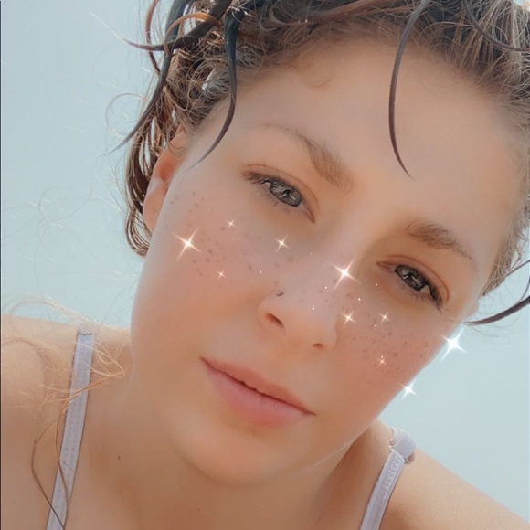 Meet your Posher, Jessica - Picture 1 of 1